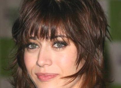 Lizzy-Caplan- profile