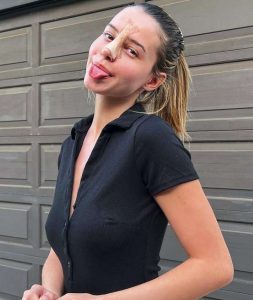 Lea Elui Height, Age, Boyfriend, Family, Biography & More - StarsInformer